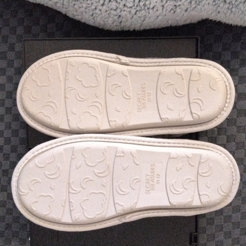 Slippers - Picture 2 of 2